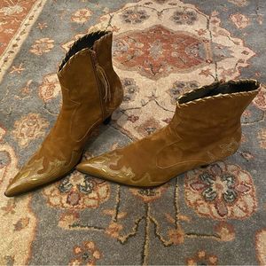 ANTONIO MELANI | soft suede | size 9 | leather | bootie | 2” heel | vintage